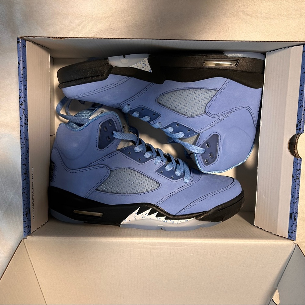 Air Jordan Retro 5 UNC BRAND NEW
